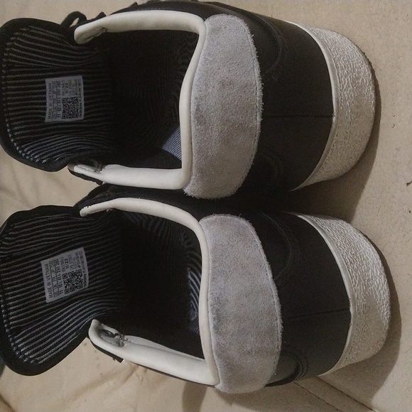 Adidas Men's size 11 - Picture 3 of 6